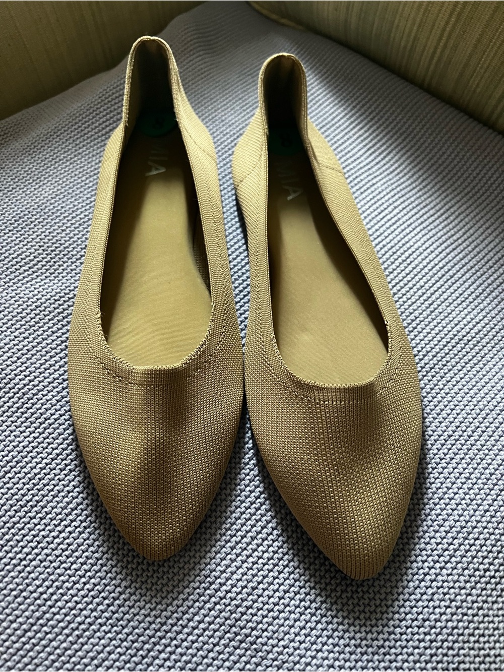 Women’s Vivaia Pointed Knit Slip-On Flats in Tan